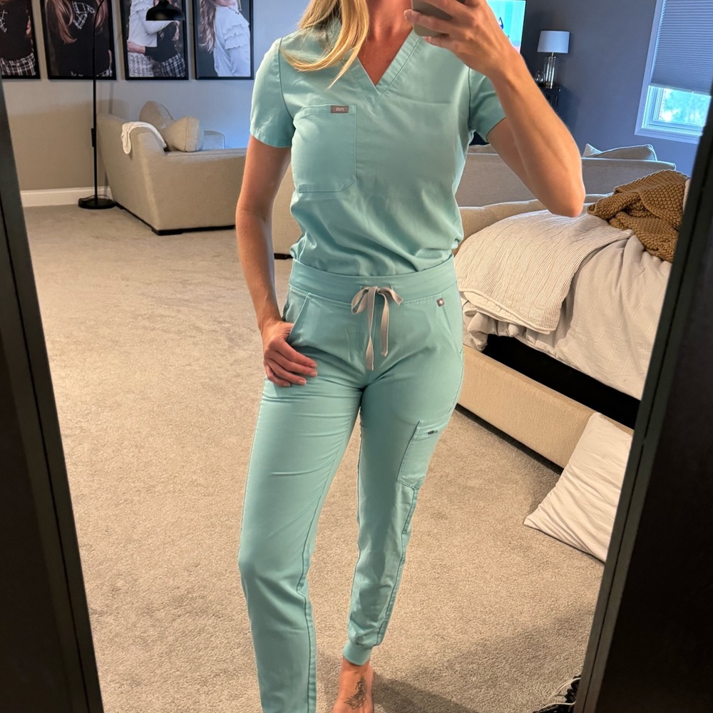 Figs scrub jogger pants and top